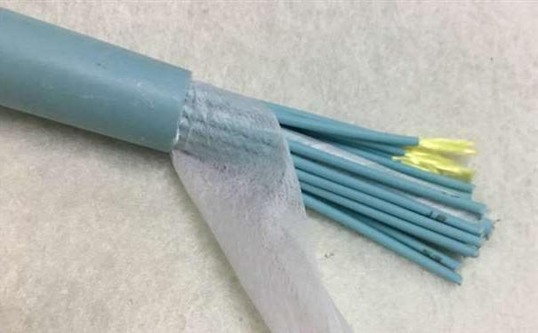 博尔塔拉蒙古自治州欧孚光缆厂家：室内光缆和室外光缆的区别